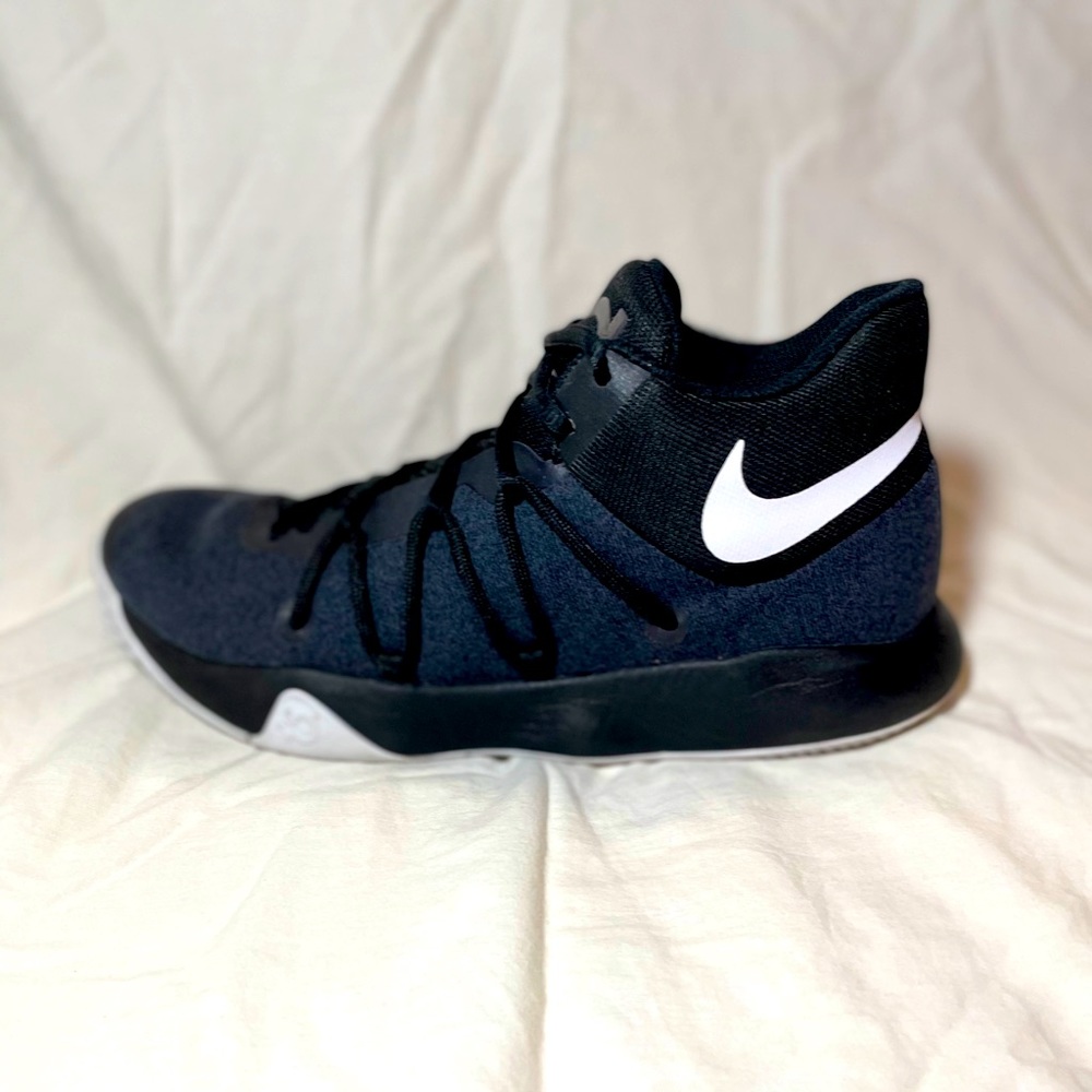 Nike KD basketball shoes